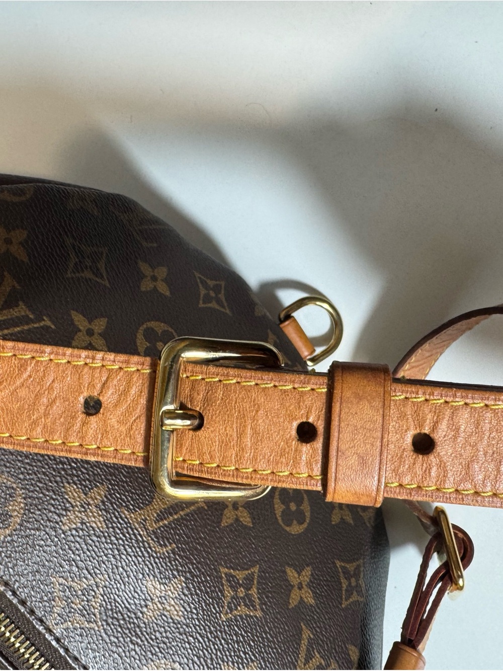 Louis Vuitton Monogram bumbag - Picture 4 of 15
